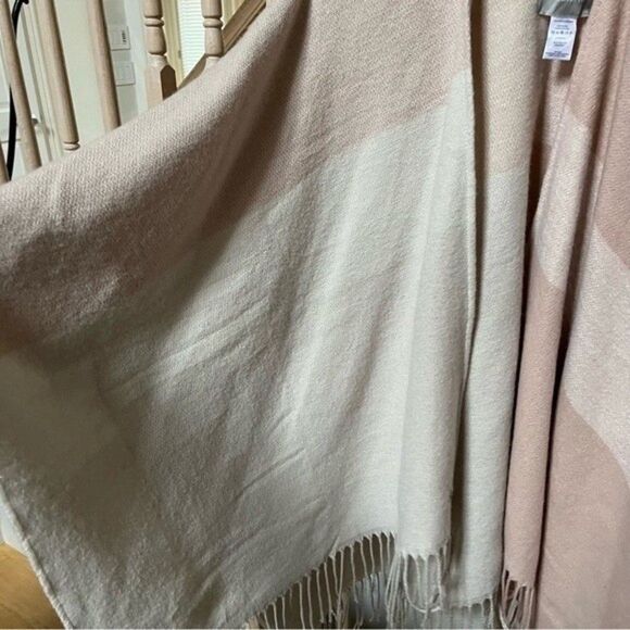 SOIA & KYO Mirel Woven Scarfigan with Fringe in Pink and Cream One Size NWOT - Picture 12 of 14